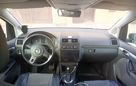 Volkswagen Touran III, 2011 год, 870 000 рублей, 10 фотография