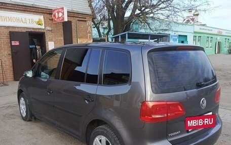 Volkswagen Touran III, 2011 год, 870 000 рублей, 5 фотография