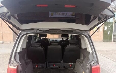 Volkswagen Touran III, 2011 год, 870 000 рублей, 12 фотография