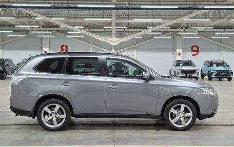 Mitsubishi Outlander III рестайлинг 3, 2012 год, 1 420 000 рублей, 5 фотография