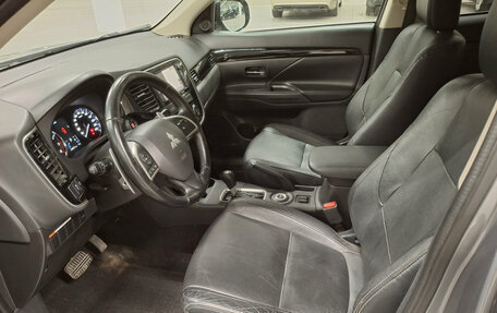Mitsubishi Outlander III рестайлинг 3, 2012 год, 1 420 000 рублей, 20 фотография