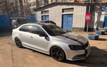 Volkswagen Jetta VI, 2015 год, 1 525 000 рублей, 2 фотография