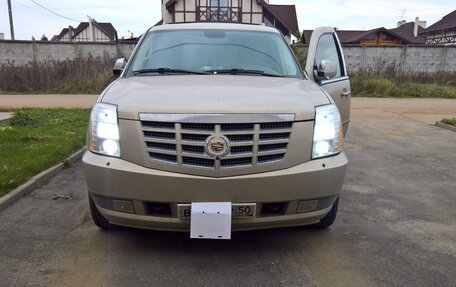 Cadillac Escalade III, 2010 год, 2 000 000 рублей, 1 фотография