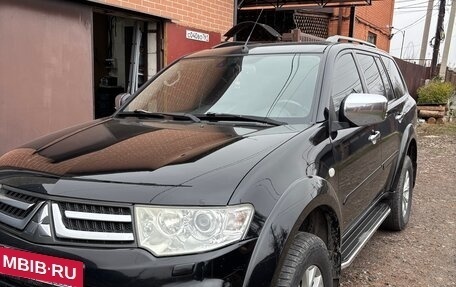 Mitsubishi Pajero Sport II рестайлинг, 2015 год, 2 370 000 рублей, 3 фотография