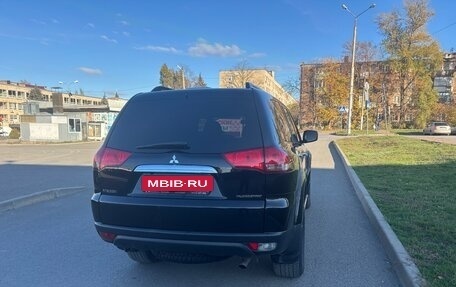 Mitsubishi Pajero Sport II рестайлинг, 2015 год, 2 370 000 рублей, 11 фотография