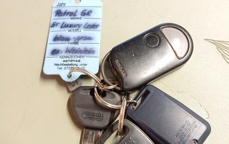 Nissan Patrol, 1999 год, 650 000 рублей, 3 фотография