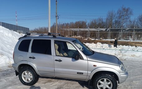 Chevrolet Niva I рестайлинг, 2004 год, 300 000 рублей, 2 фотография