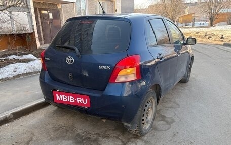 Toyota Yaris III рестайлинг, 2007 год, 485 000 рублей, 3 фотография