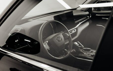Toyota Highlander, 2025 год, 5 720 000 рублей, 28 фотография