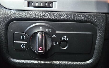 Volkswagen Touareg III, 2012 год, 1 350 000 рублей, 16 фотография