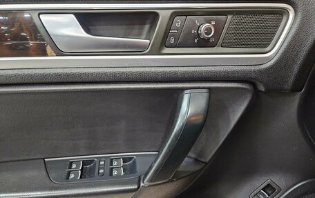 Volkswagen Touareg III, 2012 год, 1 350 000 рублей, 15 фотография