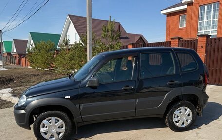 Chevrolet Niva I рестайлинг, 2018 год, 625 000 рублей, 2 фотография