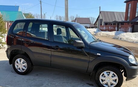 Chevrolet Niva I рестайлинг, 2018 год, 625 000 рублей, 3 фотография