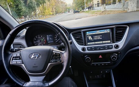 Hyundai Solaris II рестайлинг, 2017 год, 1 490 000 рублей, 21 фотография