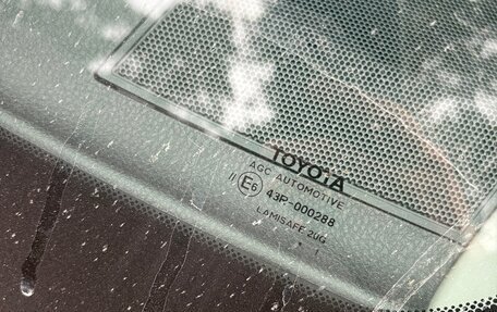 Toyota RAV4, 2018 год, 3 000 000 рублей, 4 фотография