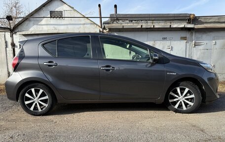 Toyota Aqua I, 2018 год, 1 050 000 рублей, 2 фотография