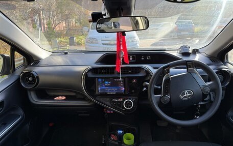 Toyota Aqua I, 2018 год, 1 050 000 рублей, 11 фотография