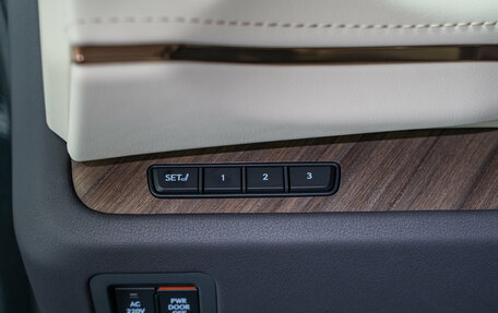 Lexus LM, 2025 год, 15 990 000 рублей, 16 фотография