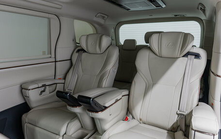 Lexus LM, 2025 год, 15 990 000 рублей, 22 фотография