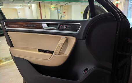 Volkswagen Touareg III, 2011 год, 2 100 000 рублей, 15 фотография