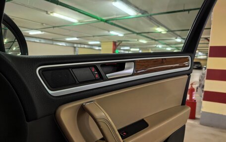 Volkswagen Touareg III, 2011 год, 2 100 000 рублей, 17 фотография