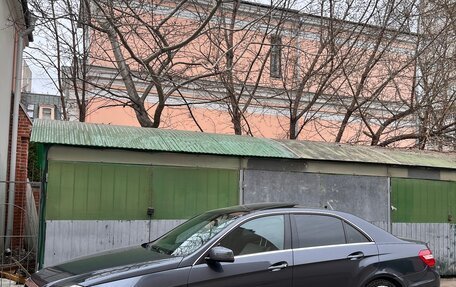 Mercedes-Benz E-Класс, 2011 год, 1 900 000 рублей, 2 фотография