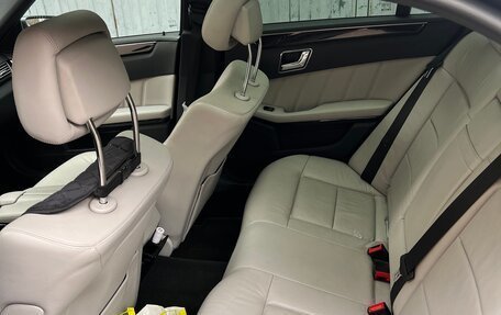 Mercedes-Benz E-Класс, 2011 год, 1 900 000 рублей, 5 фотография