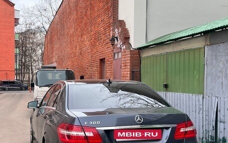 Mercedes-Benz E-Класс, 2011 год, 1 900 000 рублей, 4 фотография