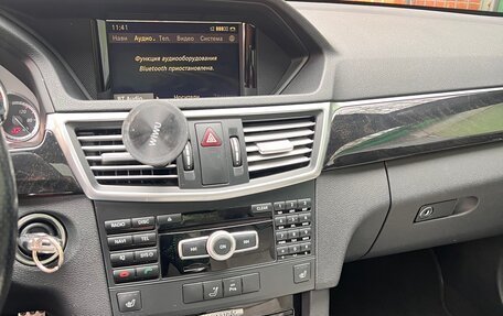 Mercedes-Benz E-Класс, 2011 год, 1 900 000 рублей, 9 фотография