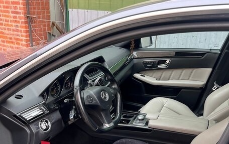 Mercedes-Benz E-Класс, 2011 год, 1 900 000 рублей, 6 фотография