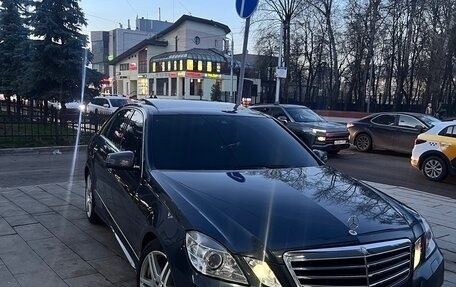 Mercedes-Benz E-Класс, 2011 год, 1 900 000 рублей, 20 фотография