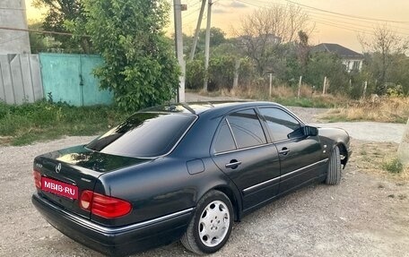 Mercedes-Benz E-Класс, 1999 год, 720 000 рублей, 2 фотография