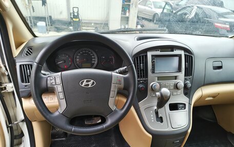 Hyundai Grand Starex Grand Starex I рестайлинг 2, 2011 год, 1 425 000 рублей, 15 фотография