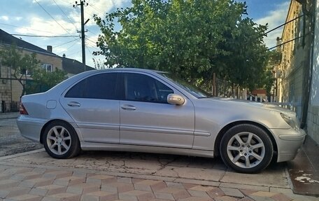 Mercedes-Benz C-Класс, 2004 год, 599 000 рублей, 3 фотография