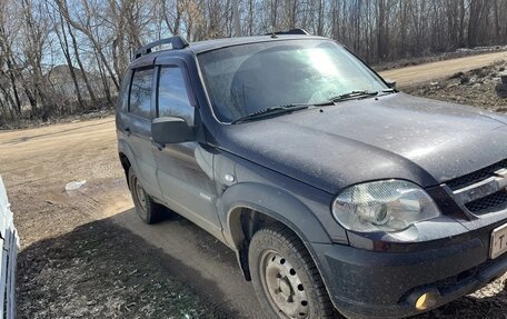 Chevrolet Niva I рестайлинг, 2010 год, 210 000 рублей, 3 фотография