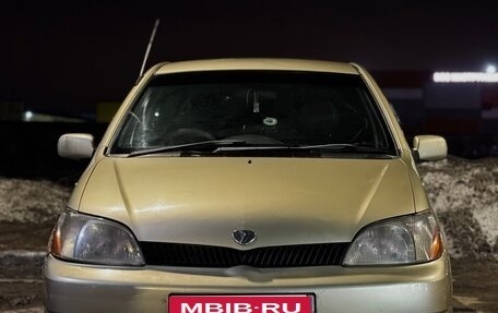 Toyota Platz, 2001 год, 350 000 рублей, 1 фотография