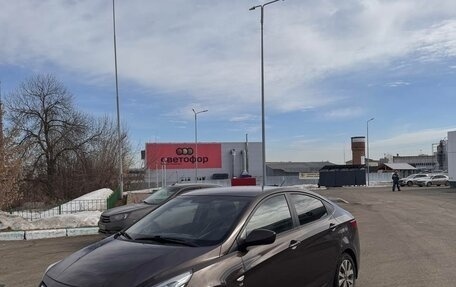 Hyundai Solaris II рестайлинг, 2014 год, 850 000 рублей, 1 фотография