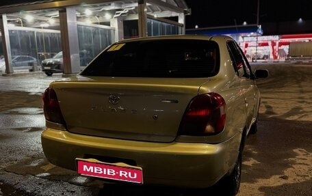 Toyota Platz, 2001 год, 350 000 рублей, 3 фотография