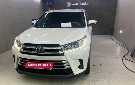 Toyota Highlander III, 2016 год, 5 000 000 рублей, 2 фотография