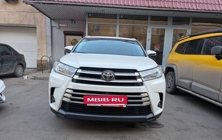 Toyota Highlander III, 2016 год, 5 000 000 рублей, 9 фотография