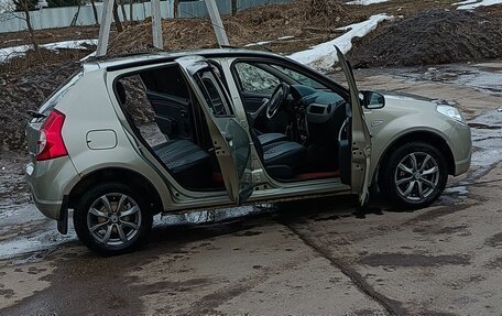 Renault Sandero I, 2013 год, 650 000 рублей, 3 фотография