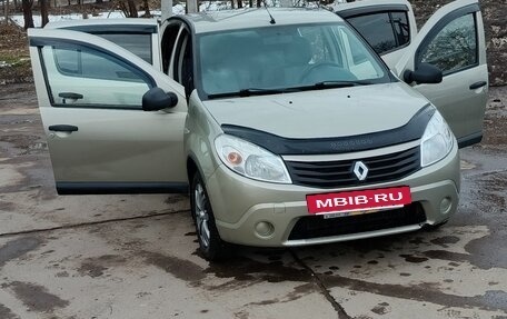 Renault Sandero I, 2013 год, 650 000 рублей, 10 фотография