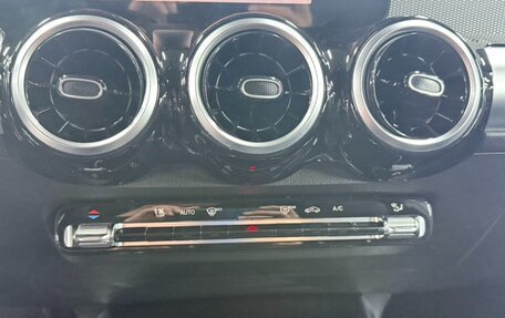 Mercedes-Benz GLB, 2021 год, 2 500 000 рублей, 11 фотография