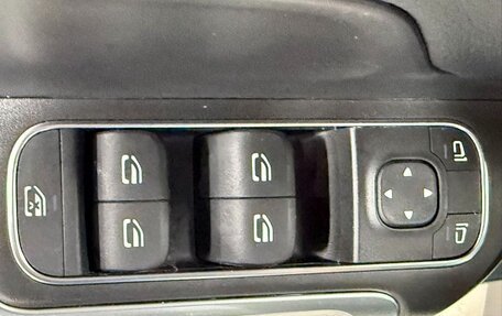 Mercedes-Benz GLB, 2021 год, 2 500 000 рублей, 14 фотография