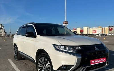Mitsubishi Outlander III рестайлинг 3, 2019 год, 2 050 000 рублей, 1 фотография
