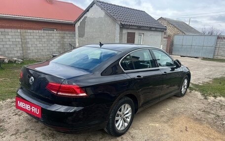 Volkswagen Passat B8 рестайлинг, 2017 год, 1 800 000 рублей, 4 фотография