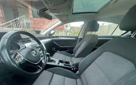 Volkswagen Passat B8 рестайлинг, 2017 год, 1 800 000 рублей, 10 фотография
