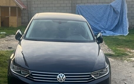 Volkswagen Passat B8 рестайлинг, 2017 год, 1 800 000 рублей, 14 фотография