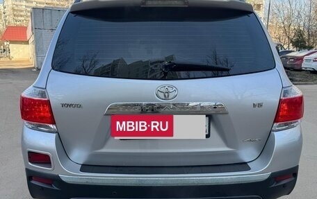 Toyota Highlander III, 2013 год, 2 750 000 рублей, 9 фотография