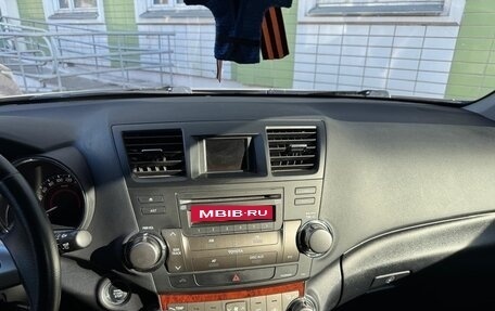 Toyota Highlander III, 2013 год, 2 750 000 рублей, 15 фотография